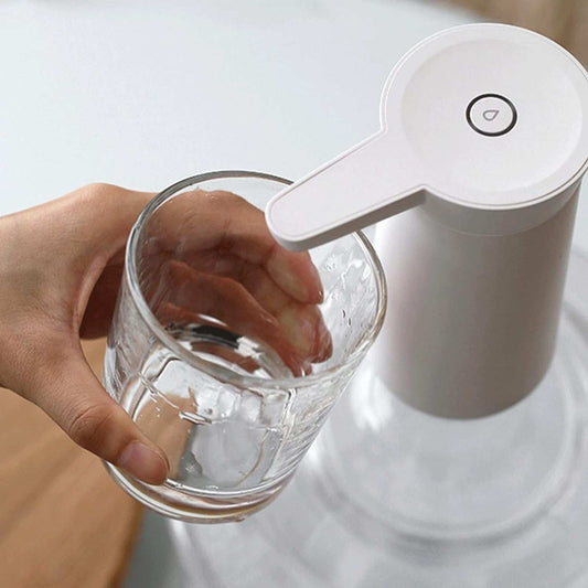 Water dispenser pump, rechargeable