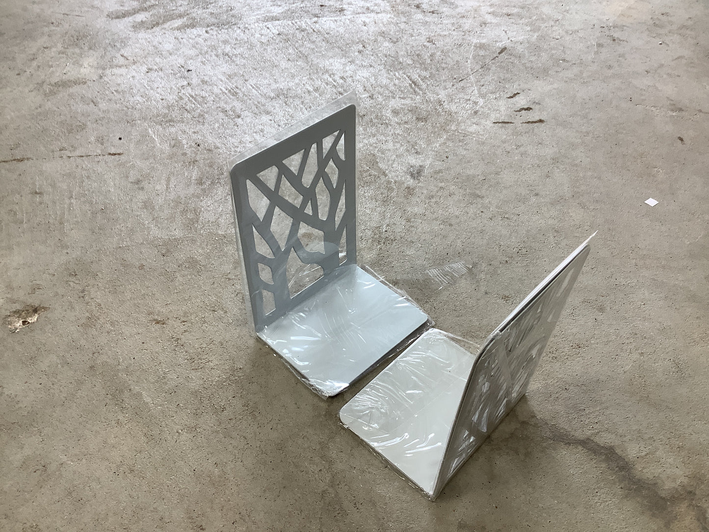 Metal Book Ends for Shelf